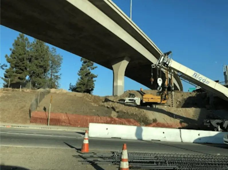 Abogado de Tarifas Vigentes del Condado de Kern para Proyectos de Construcción de Autopistas